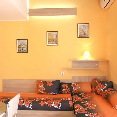 Studio Orange & Sunny Apartament